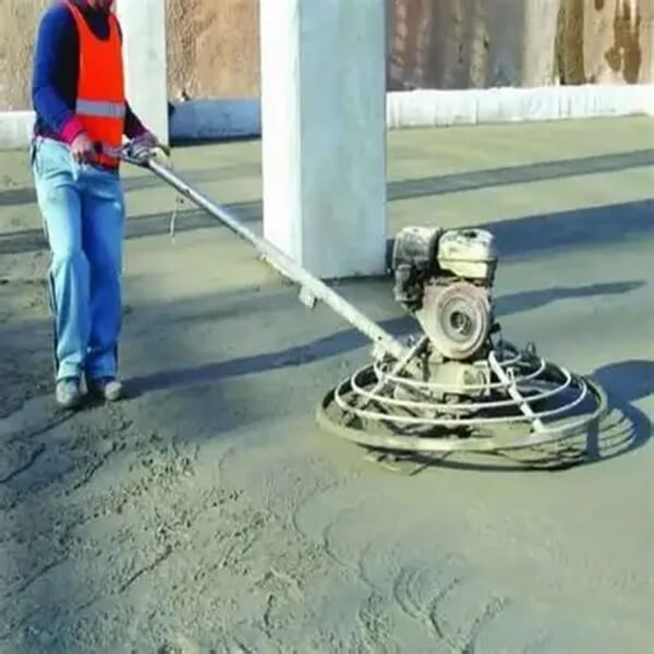 robin-power-trowel-operator-finishing-fresh-concrete-slab