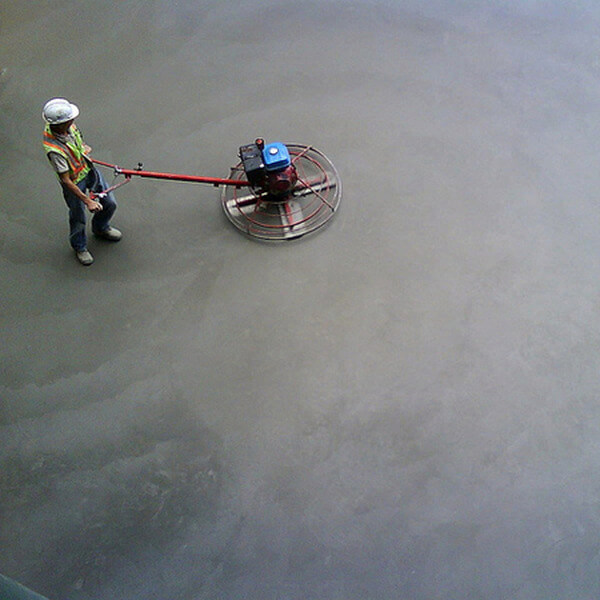 robin-power-trowel-operator-smoothing-fresh-concrete-floor